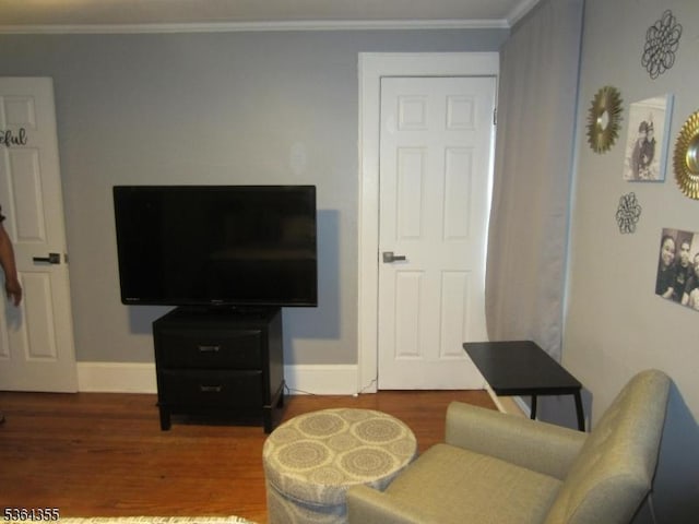 7 Brunswick Ave, Union Twp, NJ 07088 - living room with wood finished floors and crown molding