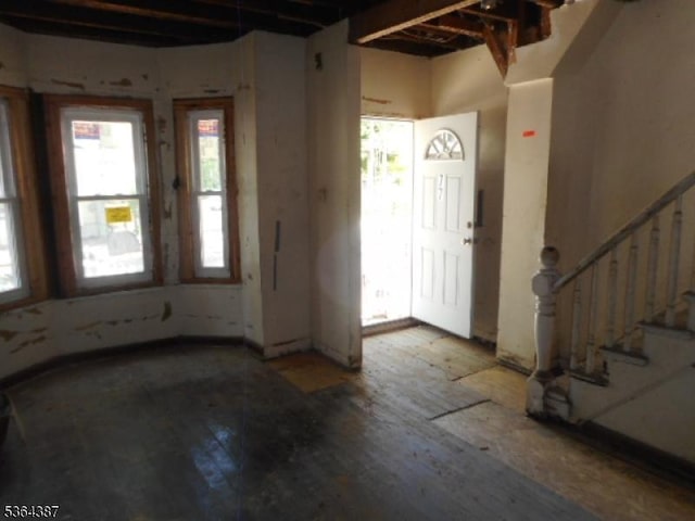77 Garside St, Newark City, NJ 07104 - foyer entrance with stairway