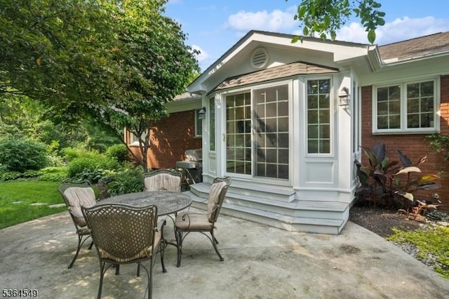 5 Woodland Rd, Franklin Twp, NJ 08867 - view of patio / terrace featuring outdoor dining area