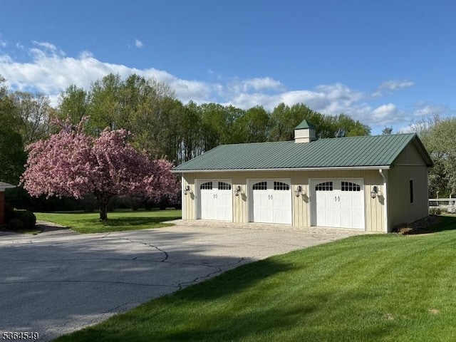 5 Woodland Rd, Franklin Twp, NJ 08867 - view of detached garage