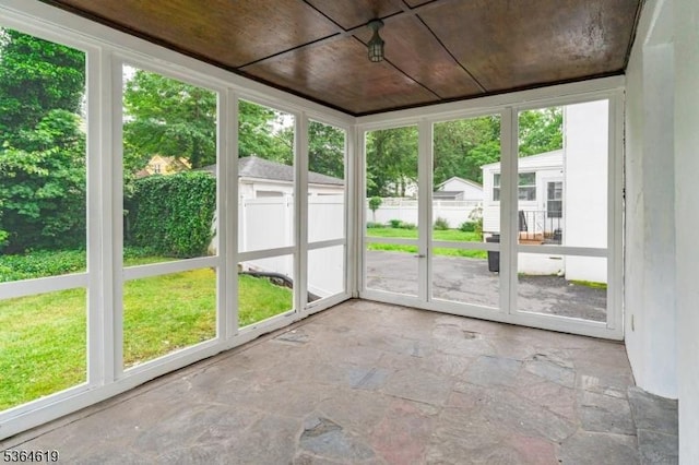 28-30 Reynolds Pl, Newark City, NJ 07106 - view of unfurnished sunroom