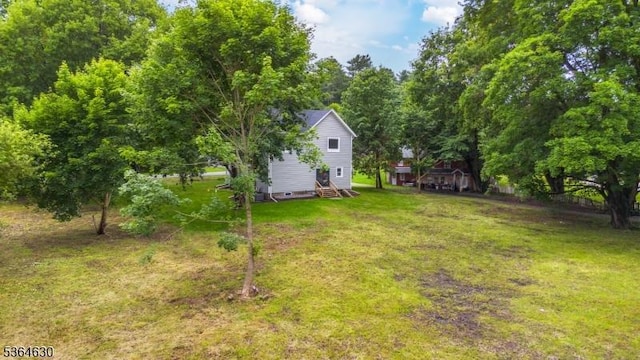 2 New Mashipacong Rd, Montague Twp, NJ 07827 - view of green lawn featuring entry steps