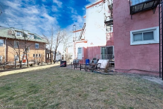720 Boulevard, Weehawken Twp., NJ 07086 - view of grassy yard