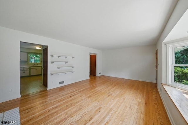 89 Fieldcrest Rd, Parsippany-Troy Hills Twp, NJ 07054 - unfurnished room featuring light wood-style flooring