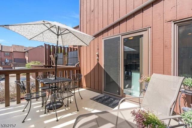 147 Nottingham Sq, Washington Twp, NJ 07840 - view of patio with outdoor dining area