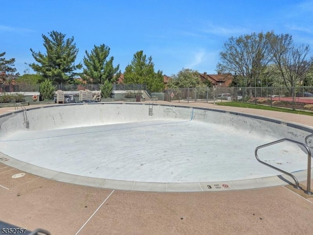 147 Nottingham Sq, Washington Twp, NJ 07840 - view of pool