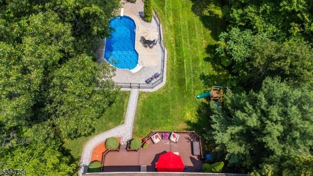 6 Anna Rose Ct, Bloomingdale Boro, NJ 07403 - aerial view of a pool