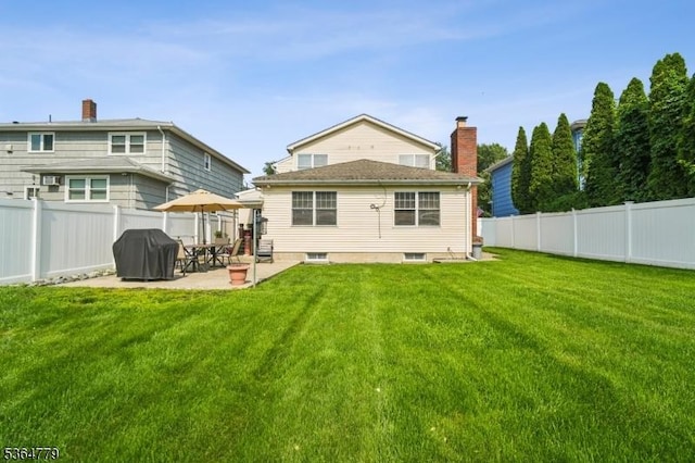 458 Midland Ave, Pompton Lakes Boro, NJ 07442 - back of property with a fenced backyard and a patio area