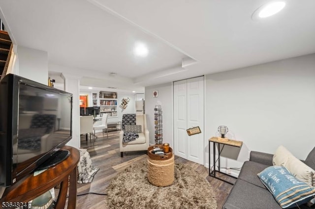510 Oakridge Ave, North Plainfield Boro, NJ 07063 - living area featuring wood finished floors and recessed lighting