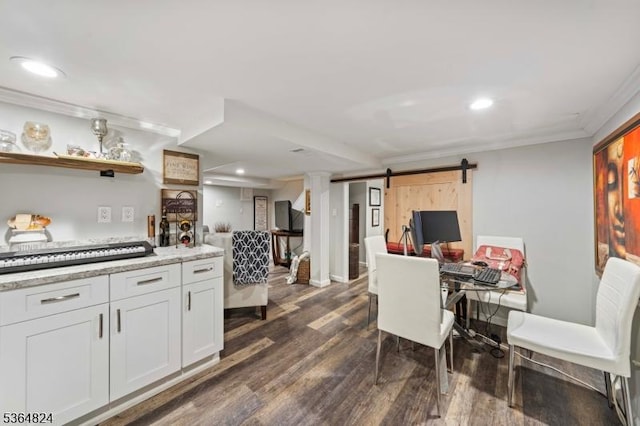 510 Oakridge Ave, North Plainfield Boro, NJ 07063 - dining space featuring dark wood-style flooring, a barn door, recessed lighting, and crown molding