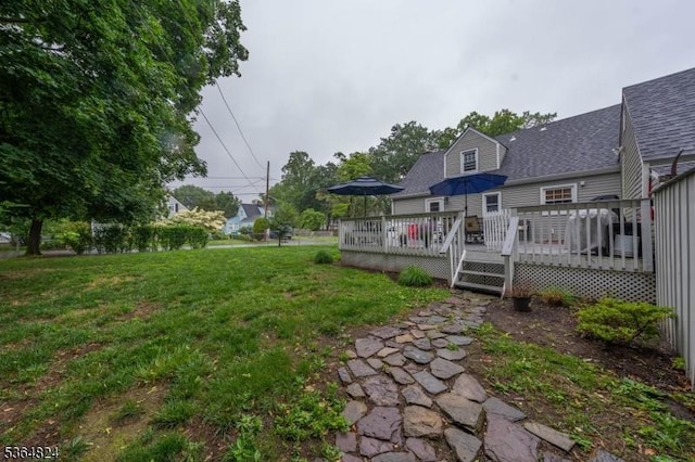 510 Oakridge Ave, North Plainfield Boro, NJ 07063 - view of grassy yard with a wooden deck