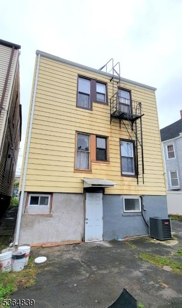 209 Sylvan Ave, Newark City, NJ 07104 - back of house