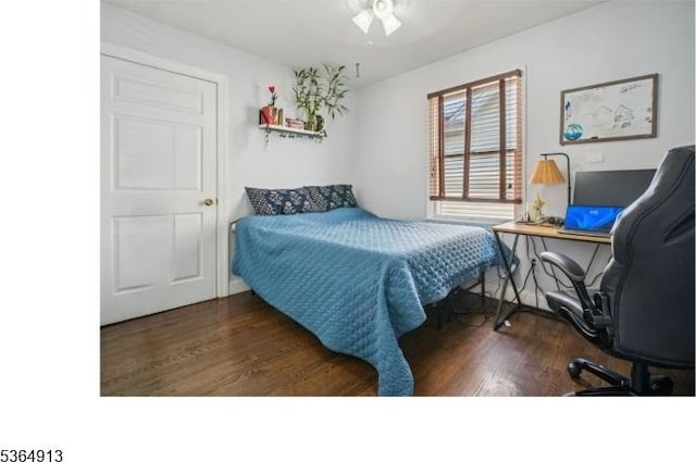 286 Meadow Rd Unit Rt17, Serv Rutherford Boro, NJ 07070 - bedroom with wood finished floors and an office area