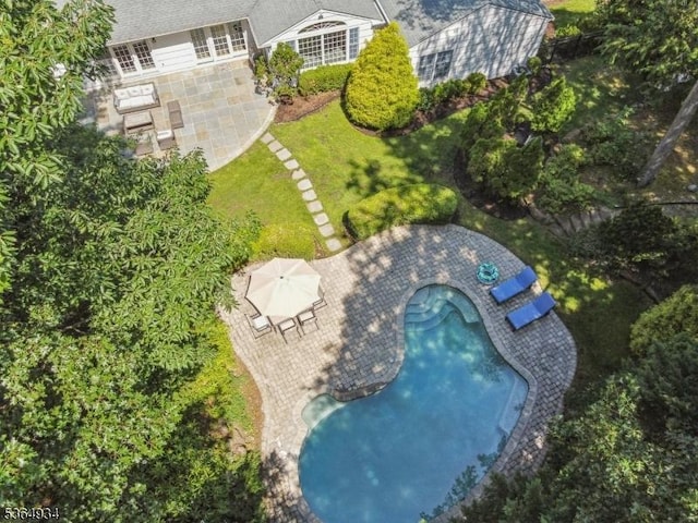 82 Mohawk Rd, Millburn Twp, NJ 07078 - aerial view of property and surrounding area with a pool area