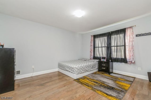 14 Lenox Ave, Green Brook Twp, NJ 08812 - bedroom with wood finished floors and baseboards