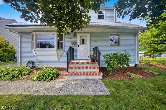 1033 Huff Ave, Manville Boro, NJ 08835 - bungalow featuring roof with shingles
