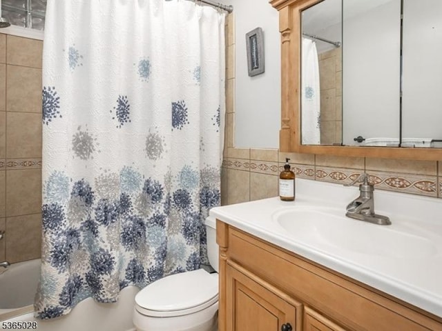16 Seneca Trl, Randolph Twp, NJ 07869 - full bathroom featuring vanity and shower / bathtub combination with curtain