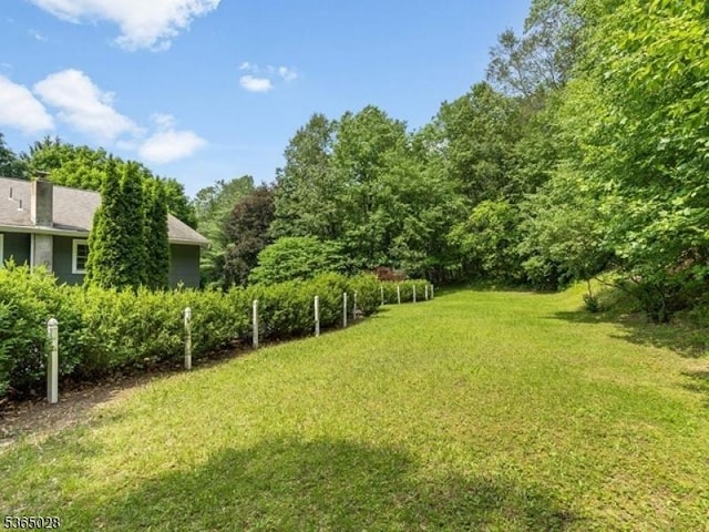 16 Seneca Trl, Randolph Twp, NJ 07869 - view of grassy yard
