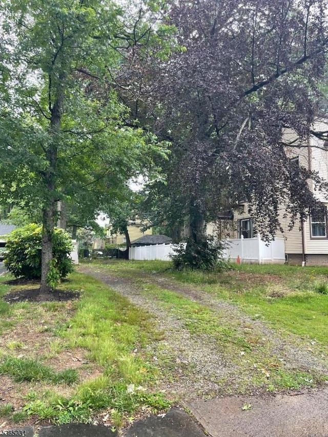 64 Beech St, East Orange City, NJ 07018