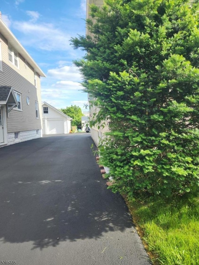 229 2nd Ave, Garwood Boro, NJ 07027 - view of asphalt driveway