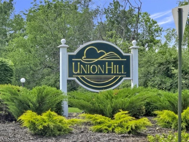 44 Sam Bonnell Dr, Union Twp, NJ 08809 - view of community sign