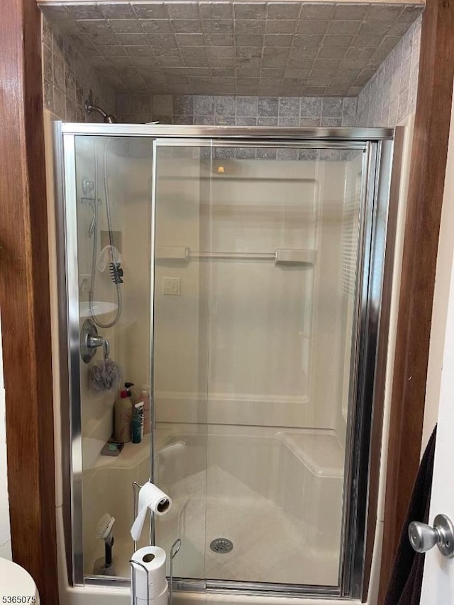 126 Hilltop Trl, Sparta Twp, NJ 07871 - full bathroom featuring a shower stall