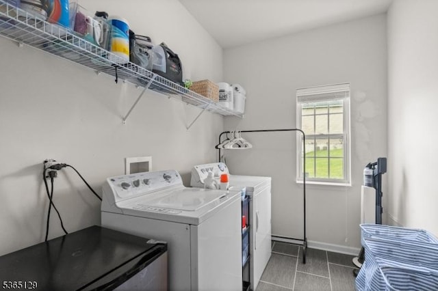 176 Randolph Ave, Mine Hill Twp, NJ 07803 - laundry room featuring washing machine and clothes dryer and baseboards