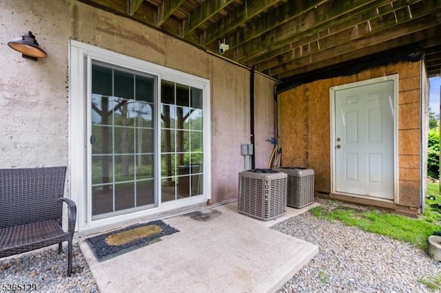 176 Randolph Ave, Mine Hill Twp, NJ 07803 - entrance to property with a patio