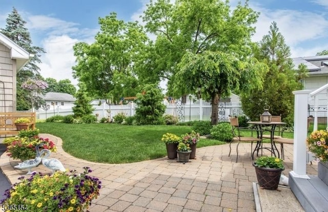 425 Broadway, Pompton Lakes Boro, NJ 07442 - view of patio / terrace with outdoor dining space