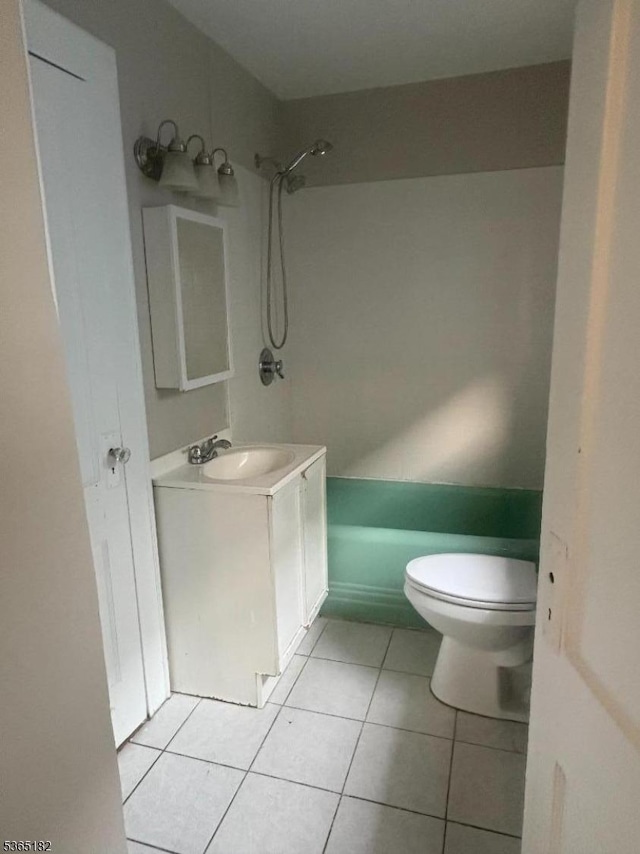 552 Liberty St, City Of Orange Twp, NJ 07050 - bathroom featuring tile patterned flooring, vanity, and shower / tub combination