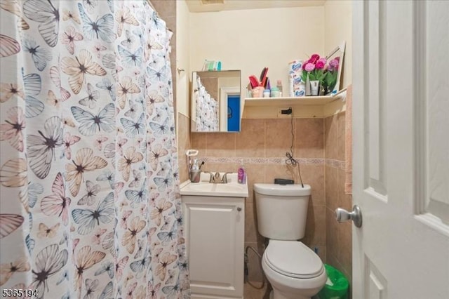 93 Garside St, Newark City, NJ 07104 - full bathroom featuring tile walls, vanity, and a shower with curtain