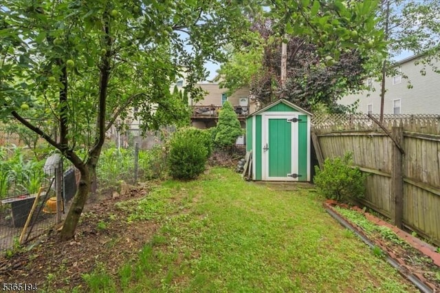 93 Garside St, Newark City, NJ 07104 - fenced backyard featuring a shed