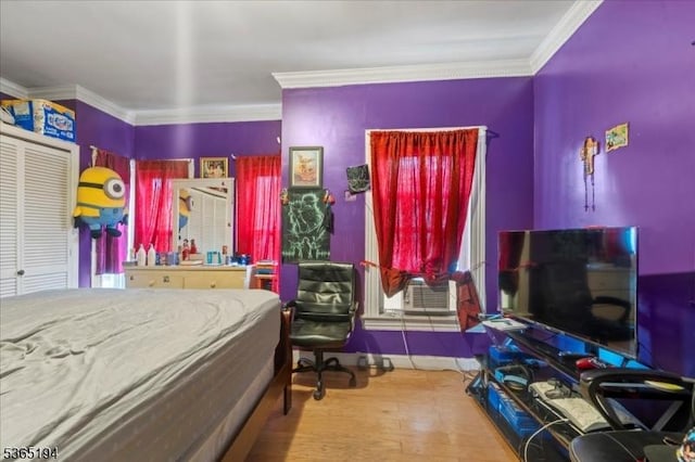 93 Garside St, Newark City, NJ 07104 - bedroom with ornamental molding, wood finished floors, and cooling unit