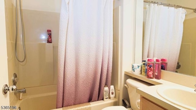 228 Windmill Ct, Lopatcong Twp, NJ 08865 - full bath featuring shower / bath combination with curtain and vanity