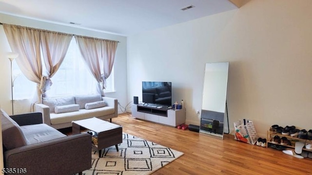 228 Windmill Ct, Lopatcong Twp, NJ 08865 - living room featuring light wood-style flooring