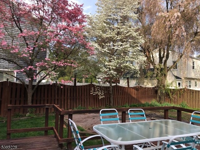 2538 Mountain Ave, Scotch Plains Twp, NJ 07076 - wooden deck with a fenced backyard and outdoor dining area