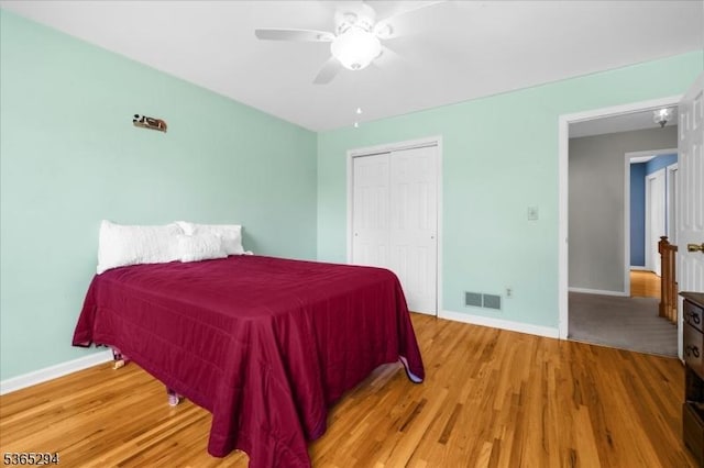 10 Duke Ct, Franklin Twp, NJ 08867 - bedroom featuring a closet, wood finished floors, and ceiling fan