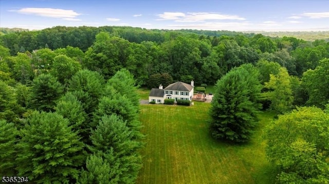 10 Duke Ct, Franklin Twp, NJ 08867 - aerial view of property and surrounding area featuring a heavily wooded area