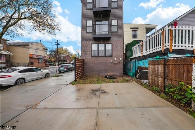 613 S 18th St, Newark City, NJ 07103 - back of property with brick siding