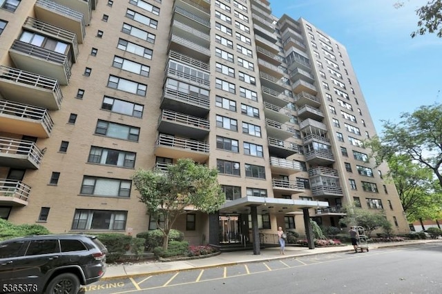 201 Saint Pauls Ave Unit 7M, Jersey City, NJ 07306 - view of apartment building / complex