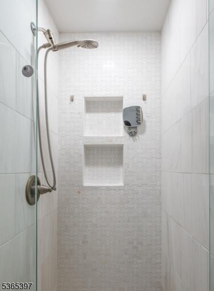 46 Overlook Dr Unit 46, Independence Twp, NJ 07840 - full bathroom with a shower stall
