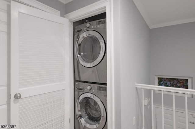 46 Overlook Dr Unit 46, Independence Twp, NJ 07840 - laundry area featuring stacked washer / dryer and ornamental molding
