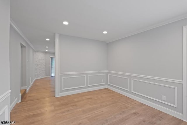 46 Overlook Dr Unit 46, Independence Twp, NJ 07840 - empty room featuring crown molding, light wood-style flooring, and recessed lighting