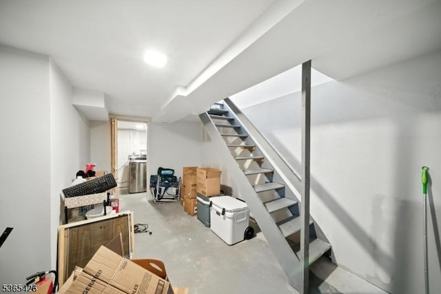356 Raleigh Rd, Rahway City, NJ 07065 - finished below grade area with stairway