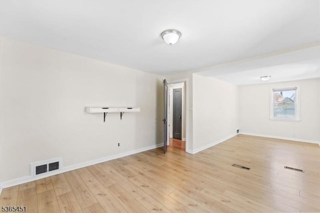 587 Jesse Pl, Union Twp, NJ 07083 - empty room with light wood-style flooring and baseboards