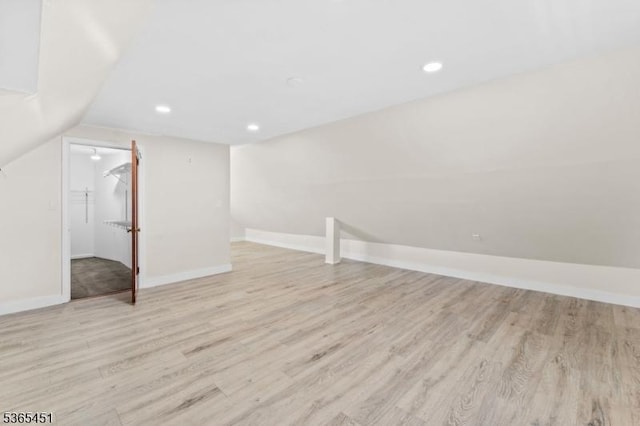 587 Jesse Pl, Union Twp, NJ 07083 - bonus room featuring light wood-style floors, recessed lighting, and vaulted ceiling