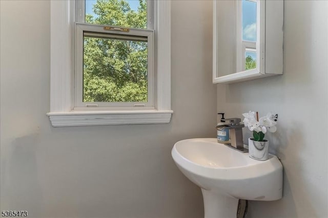 162 N Maple Ave, Bernards Twp, NJ 07920 - view of bathroom