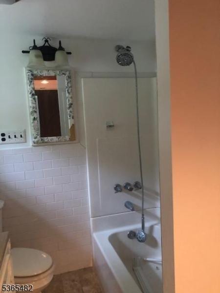 6 Mountain Ave, Mount Olive Twp, NJ 07836 - full bath featuring vanity and tub / shower combination