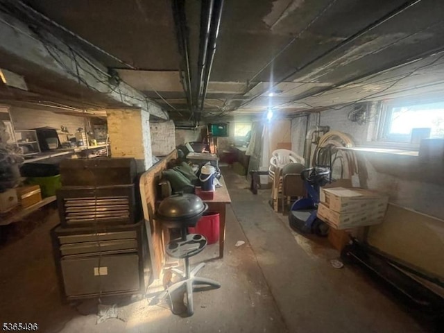 644 15th Ave, Newark City, NJ 07103 - view of below grade area