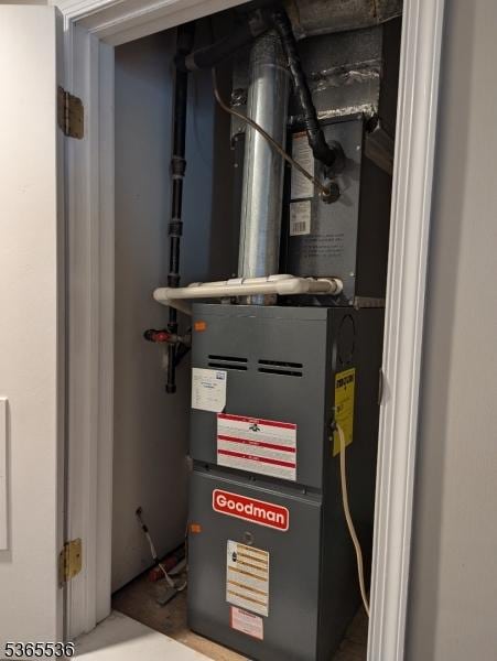 15 Ray Ct, Bedminster Twp, NJ 07921 - utilities featuring heating unit
